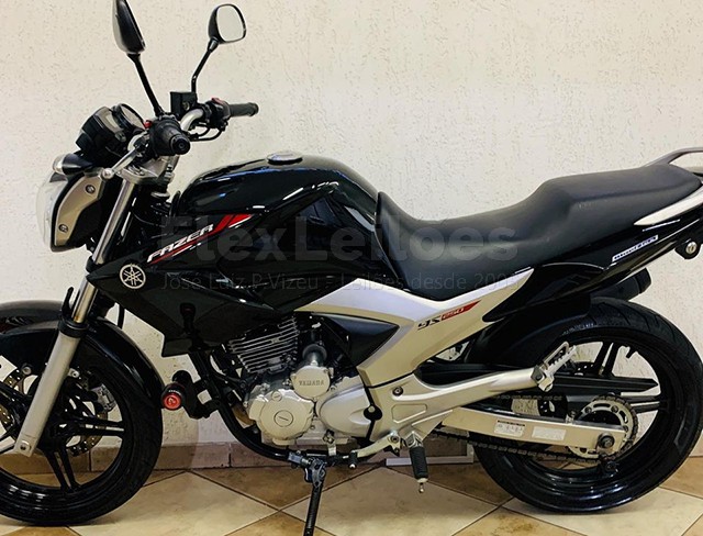 Lote 018 - Yamaha YS 250 Fazer 2015