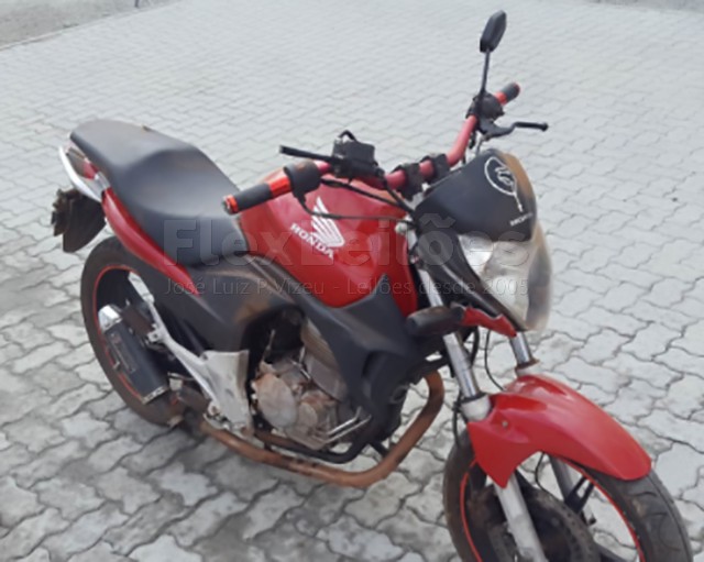 Lote 019 - HONDA CB 300 R 2012