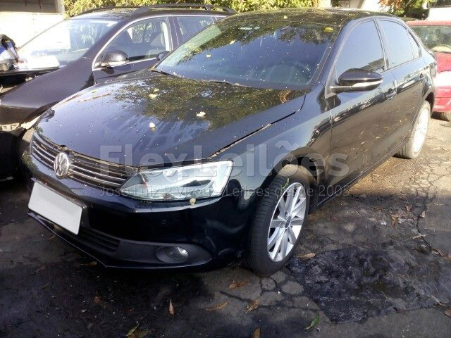 LOTE 015 - Volkswagen Jetta 2.0 Trendline 2016