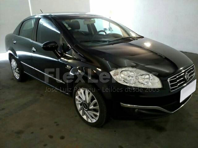 LOTE 027 - Fiat Linea Absolute 1.8 16V Dualogic 2016